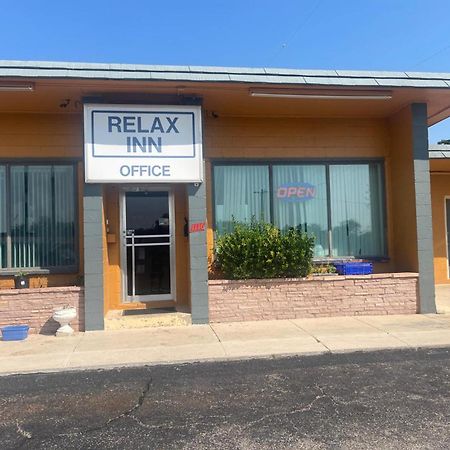 Relax Inn By Oyo Clinton Exterior foto